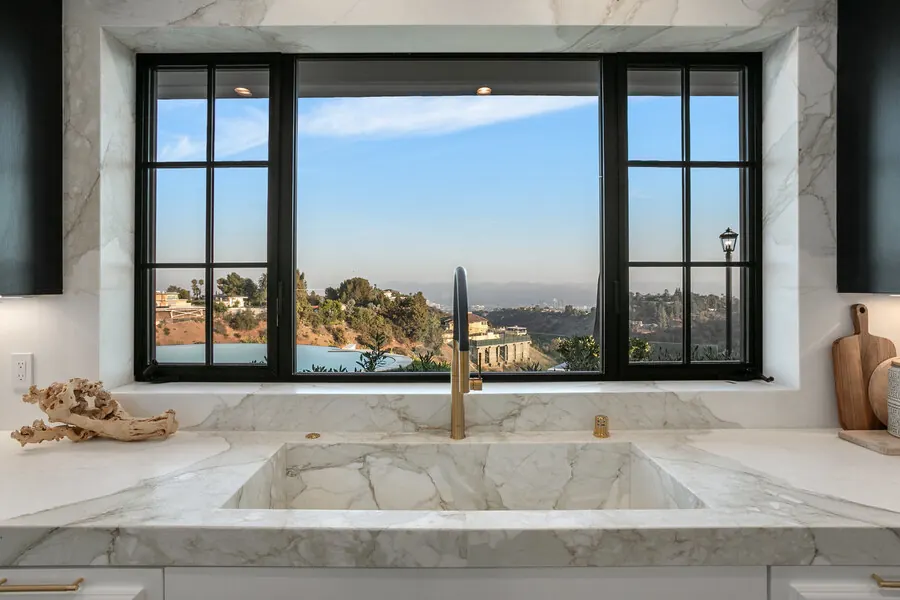 Savona project, the primary bath (photo 6 of 10)