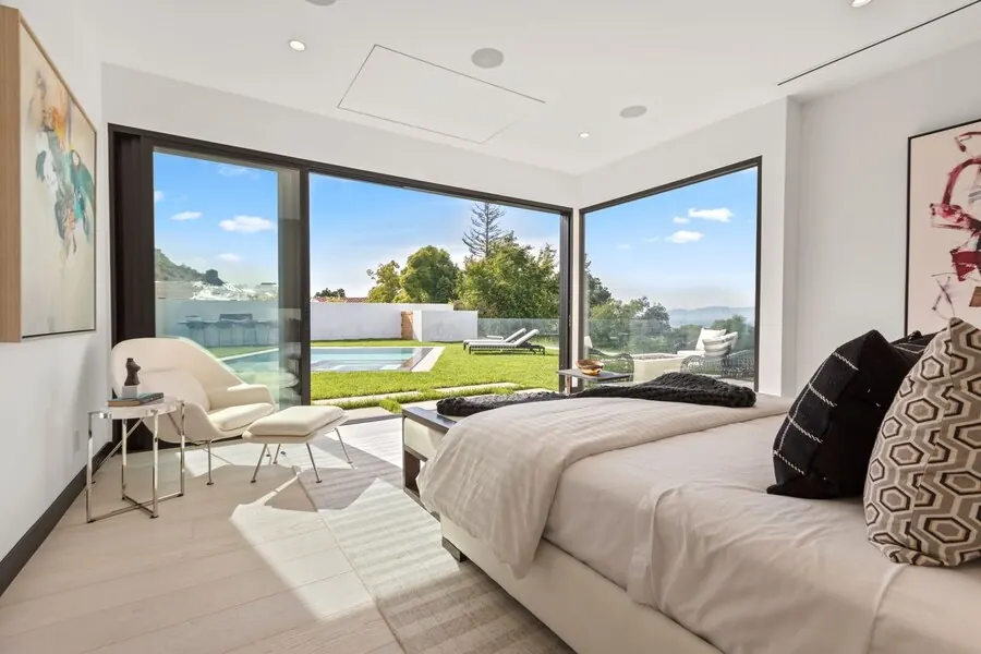 Skyline project, the primary suite (photo 2 of 10)