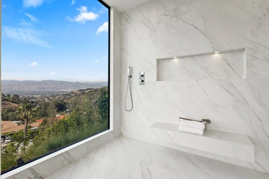 Skyline project, the shower (photo 7 of 10)