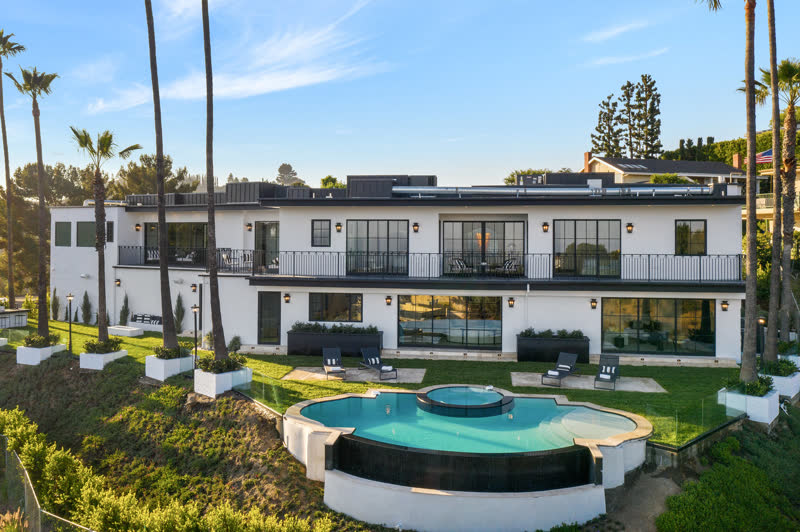 Project Savona, a full luxury residential remodel in Los Angeles by The Oak Development (photo 10 of 10)