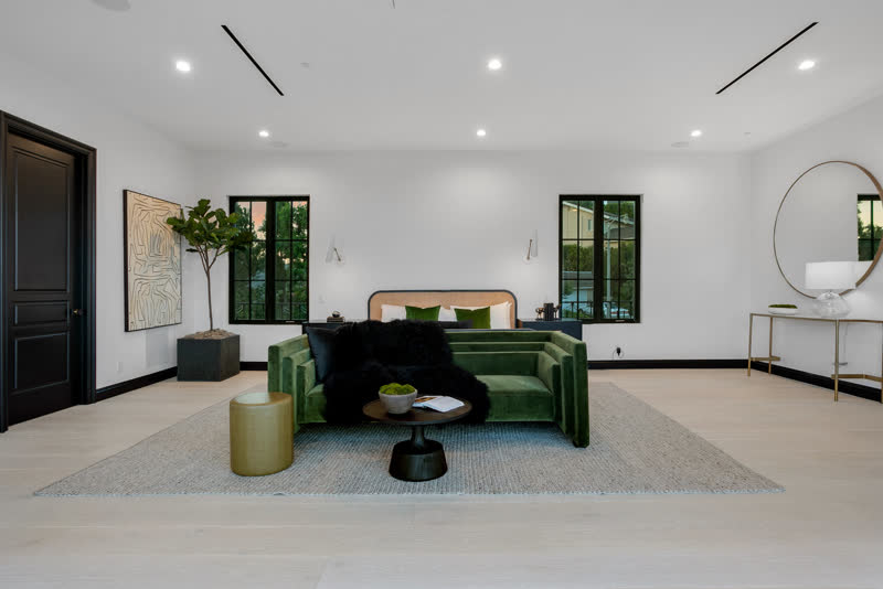 Project Savona, a full luxury residential remodel in Los Angeles by The Oak Development (photo 2 of 10)