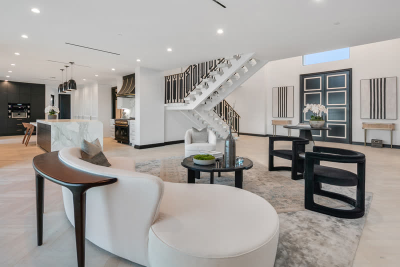 Project Savona, a full luxury residential remodel in Los Angeles by The Oak Development (photo 5 of 10)