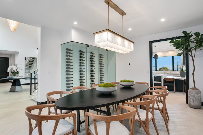 Project Savona, a full luxury residential remodel in Los Angeles by The Oak Development (photo 7 of 10)