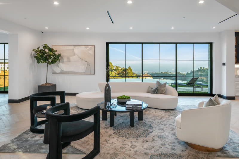 Project Savona, a full luxury residential remodel in Los Angeles by The Oak Development (photo 9 of 10)